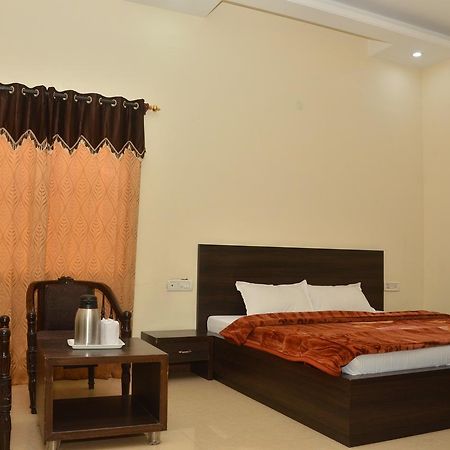 Hotel Milan Palace Amritsar Exterior foto