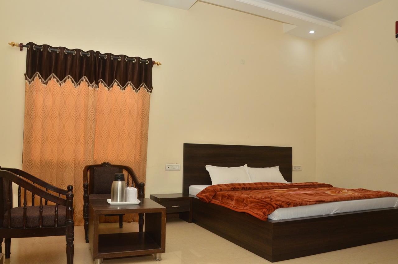 Hotel Milan Palace Amritsar Exterior foto