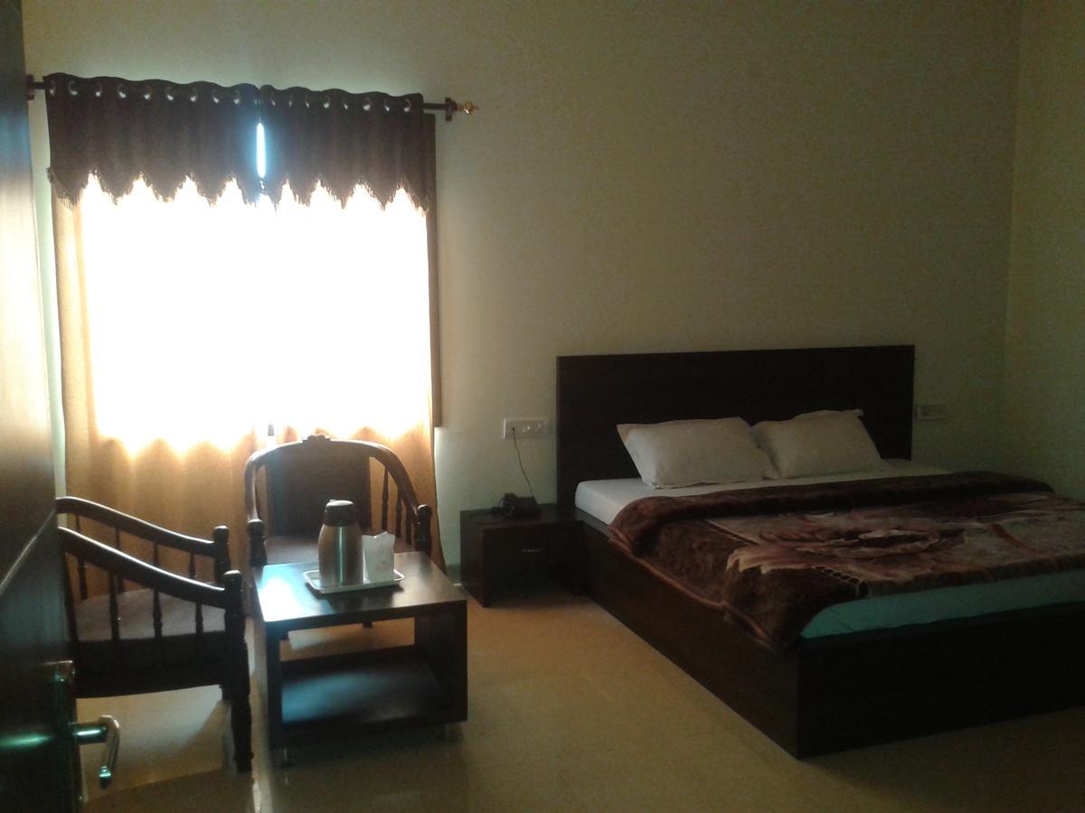Hotel Milan Palace Amritsar Habitación foto